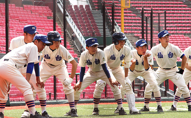 夏の決勝戦でも使われるKoboパーク宮城で地区予選を戦った仙台高校野球部